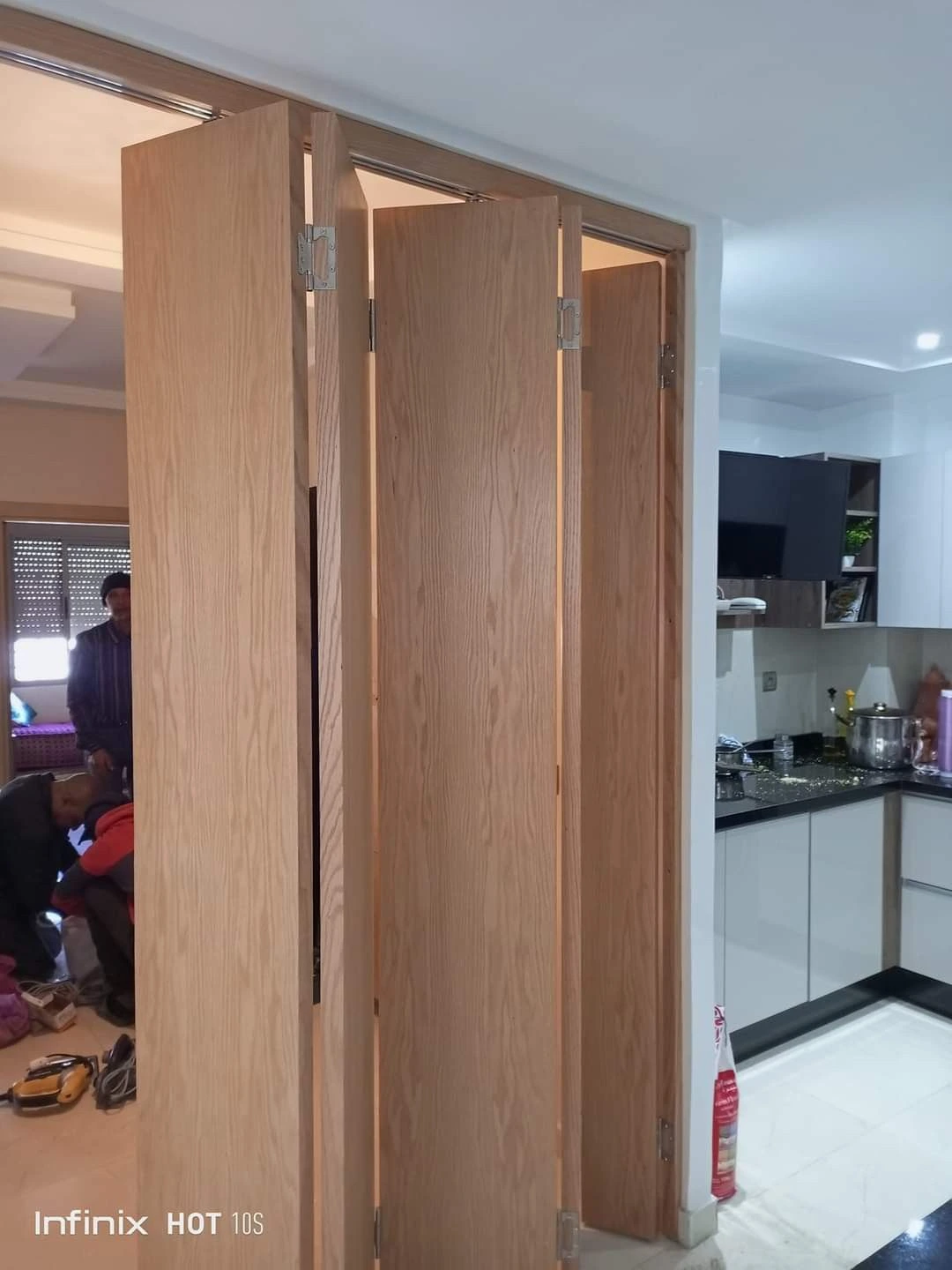 باب كورديون سحاب لغرف المكاتب