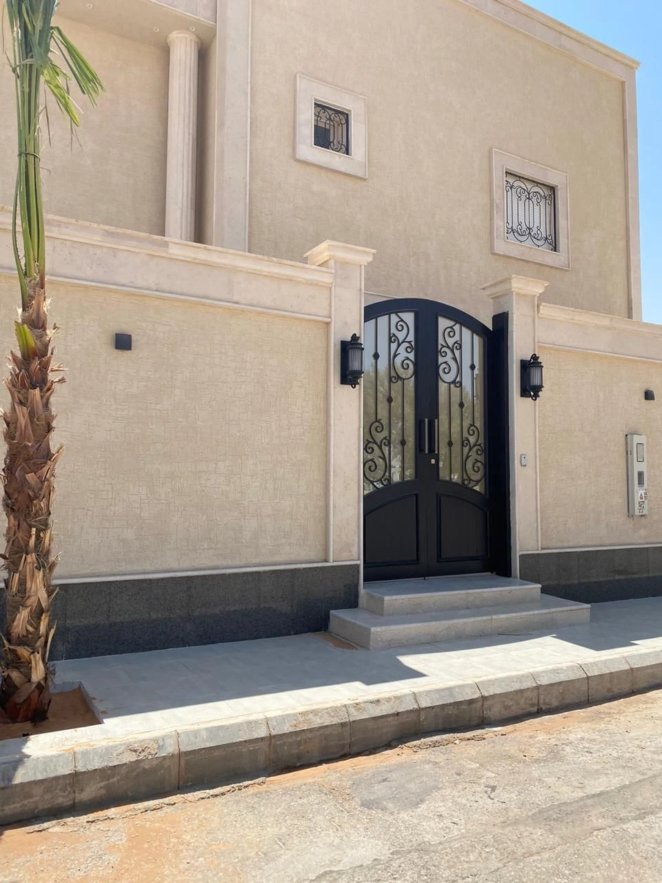دهانات خارجية بألوان متعددة