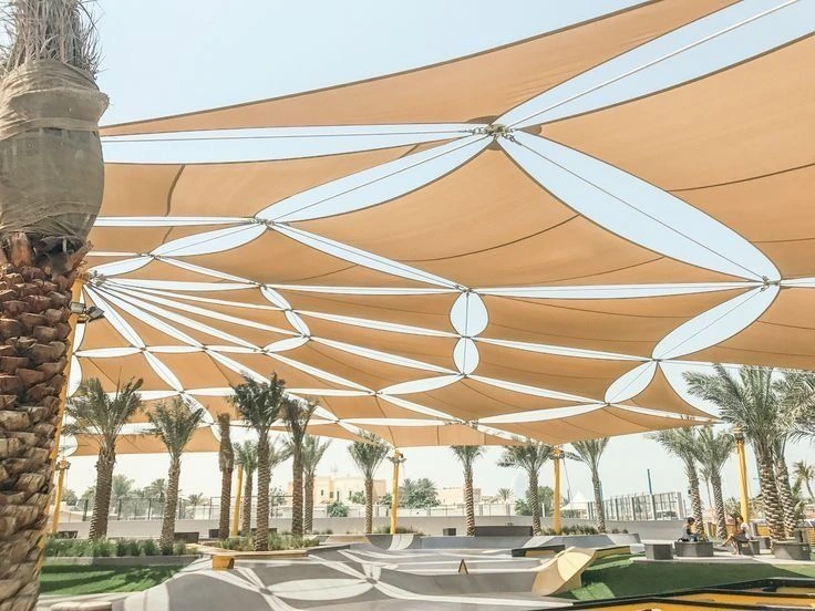 مشروع مظلات حديثة للحدائق العامة